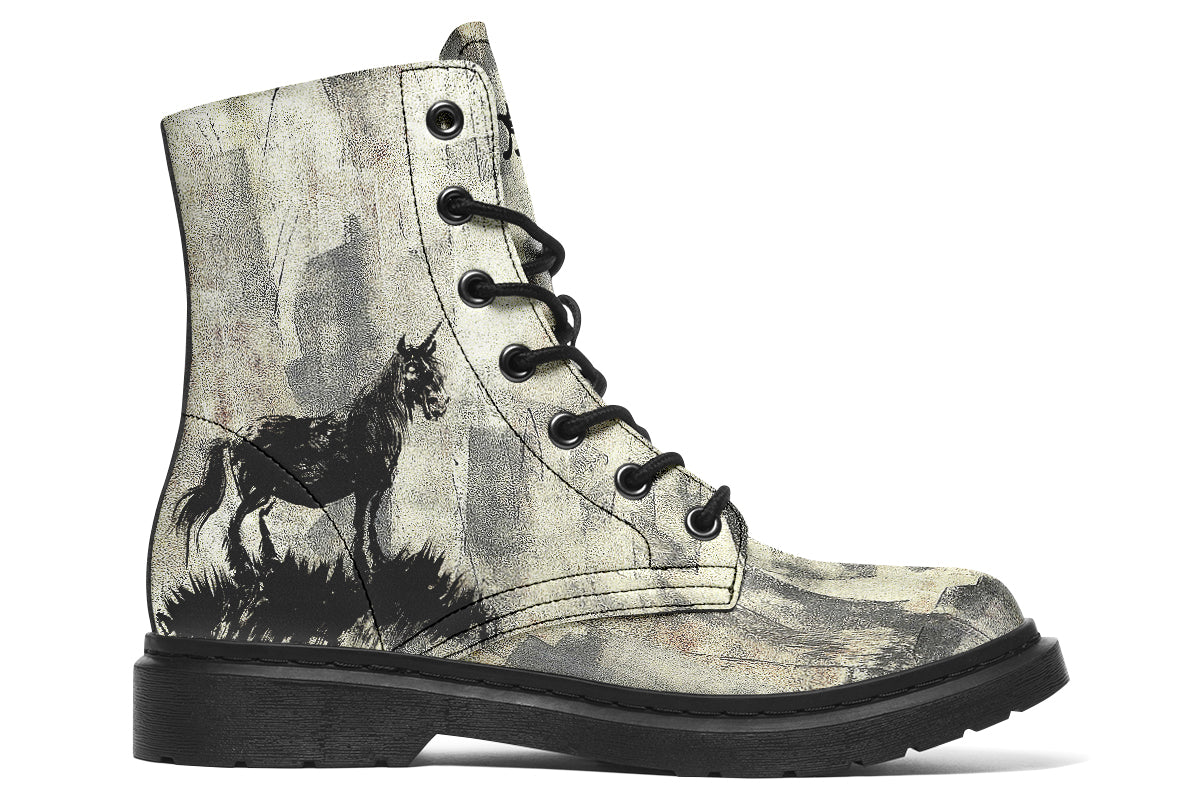 Boots: Dark Unicorn-Kim Diaz Holm