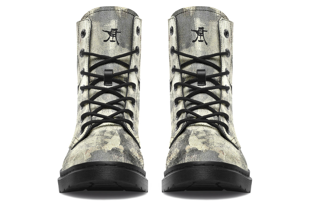 Boots: Dark Unicorn-Kim Diaz Holm