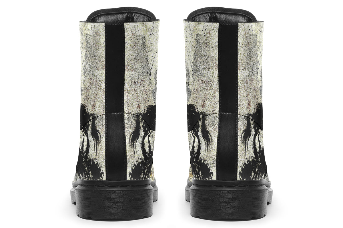 Boots: Dark Unicorn-Kim Diaz Holm