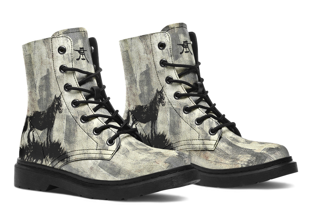 Boots: Dark Unicorn-Kim Diaz Holm