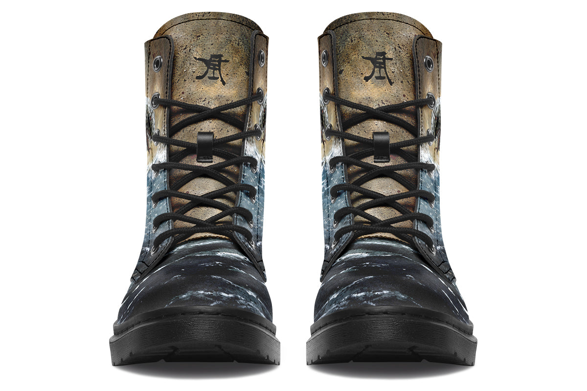 Boots: Jormundgandr-Kim Diaz Holm