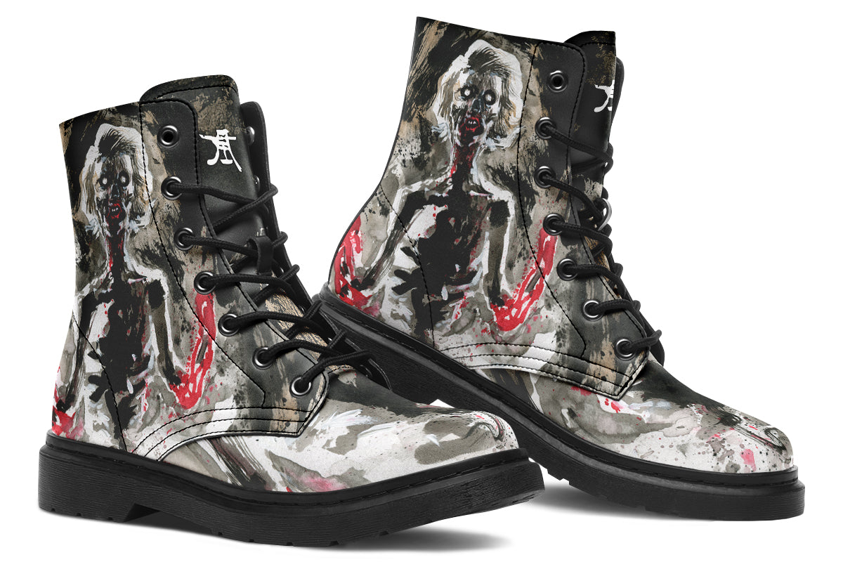 Boots: Marilyn Handless-Kim Diaz Holm