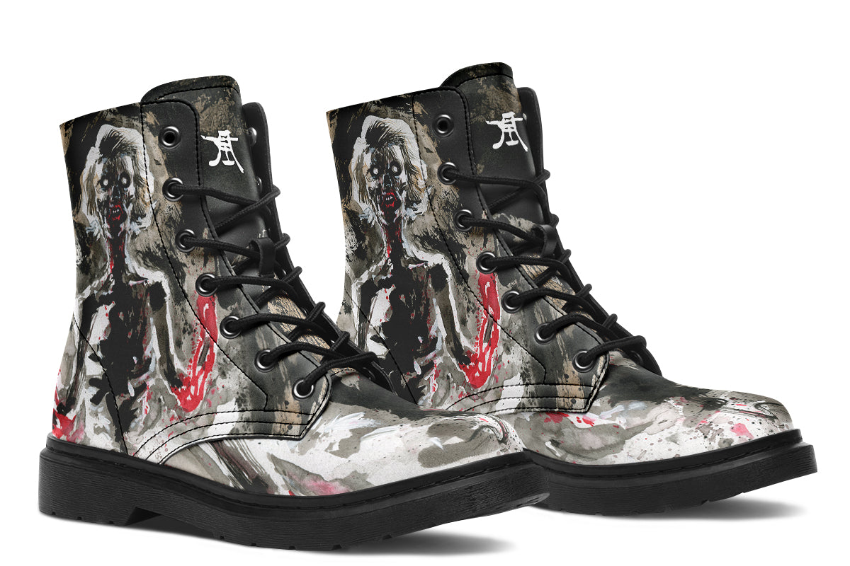 Boots: Marilyn Handless-Kim Diaz Holm
