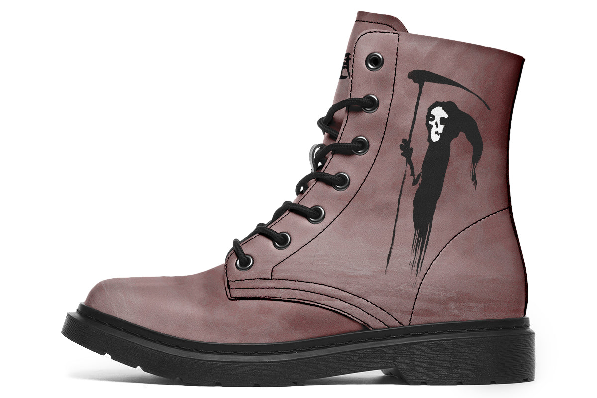Boots: Minimalist Death-Kim Diaz Holm