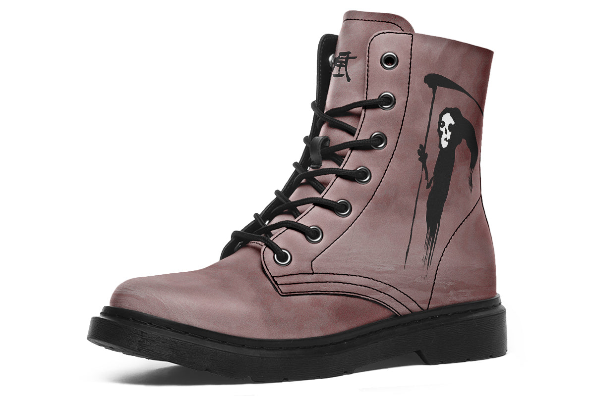 Boots: Minimalist Death-Kim Diaz Holm