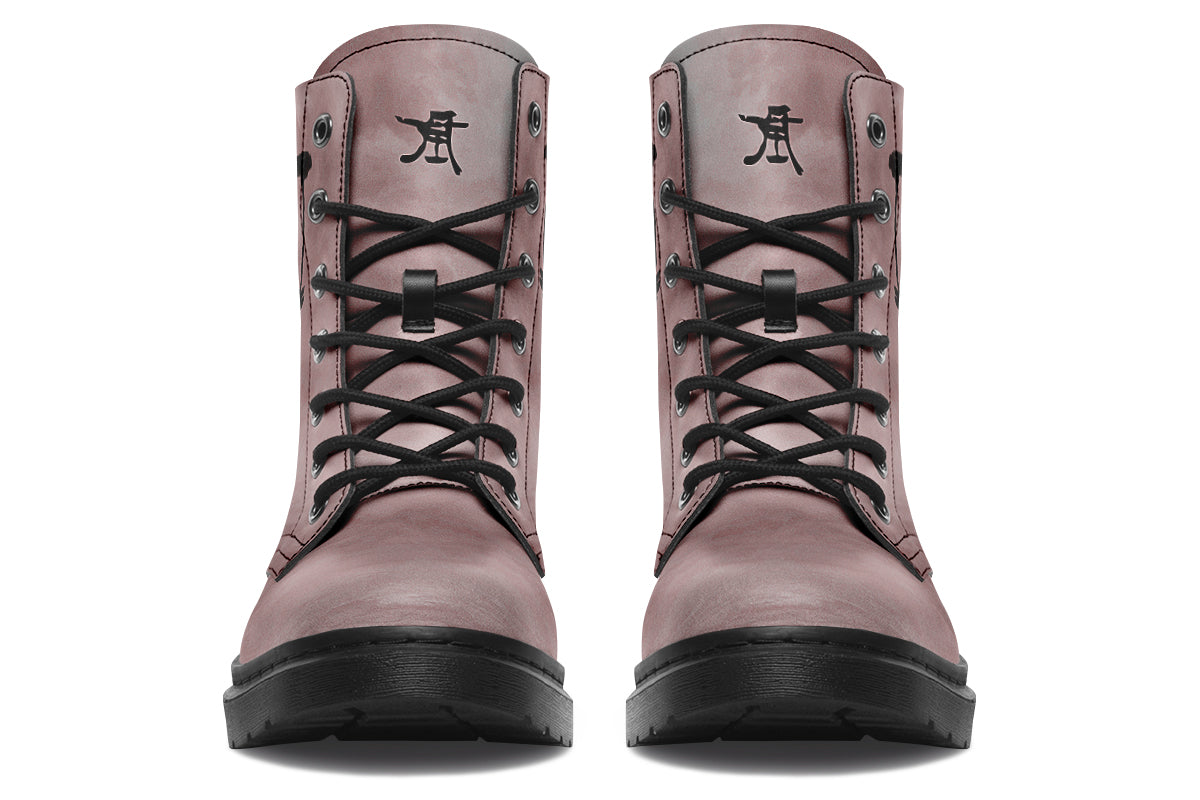 Boots: Minimalist Death-Kim Diaz Holm