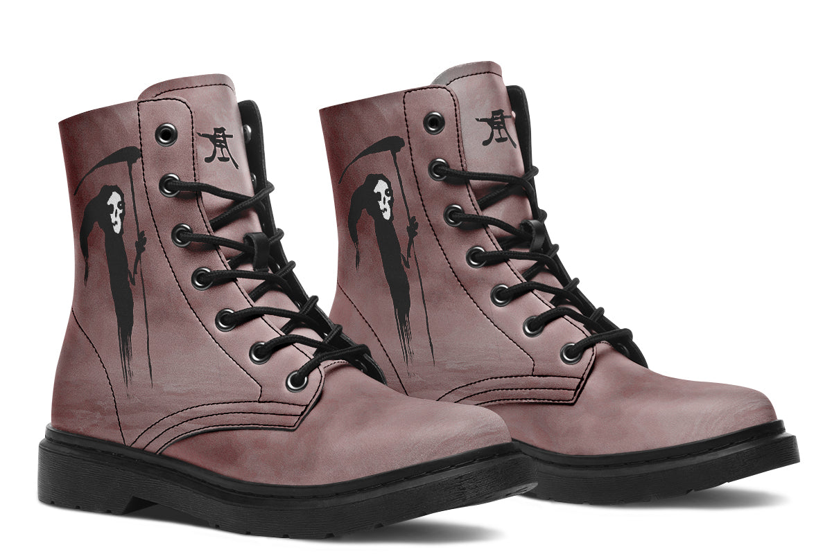 Boots: Minimalist Death-Kim Diaz Holm