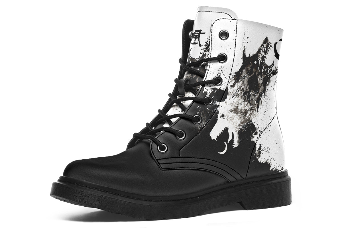Boots: Skoll & Hate-Kim Diaz Holm
