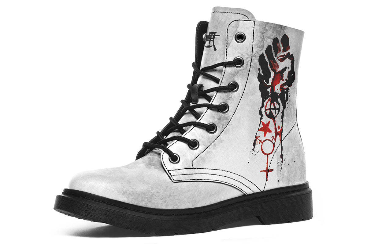 Boots: Solidarity-Kim Diaz Holm