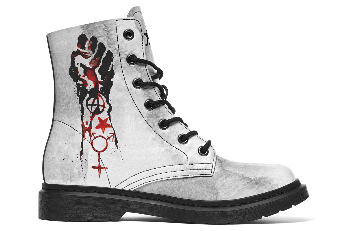 Boots: Solidarity-Kim Diaz Holm