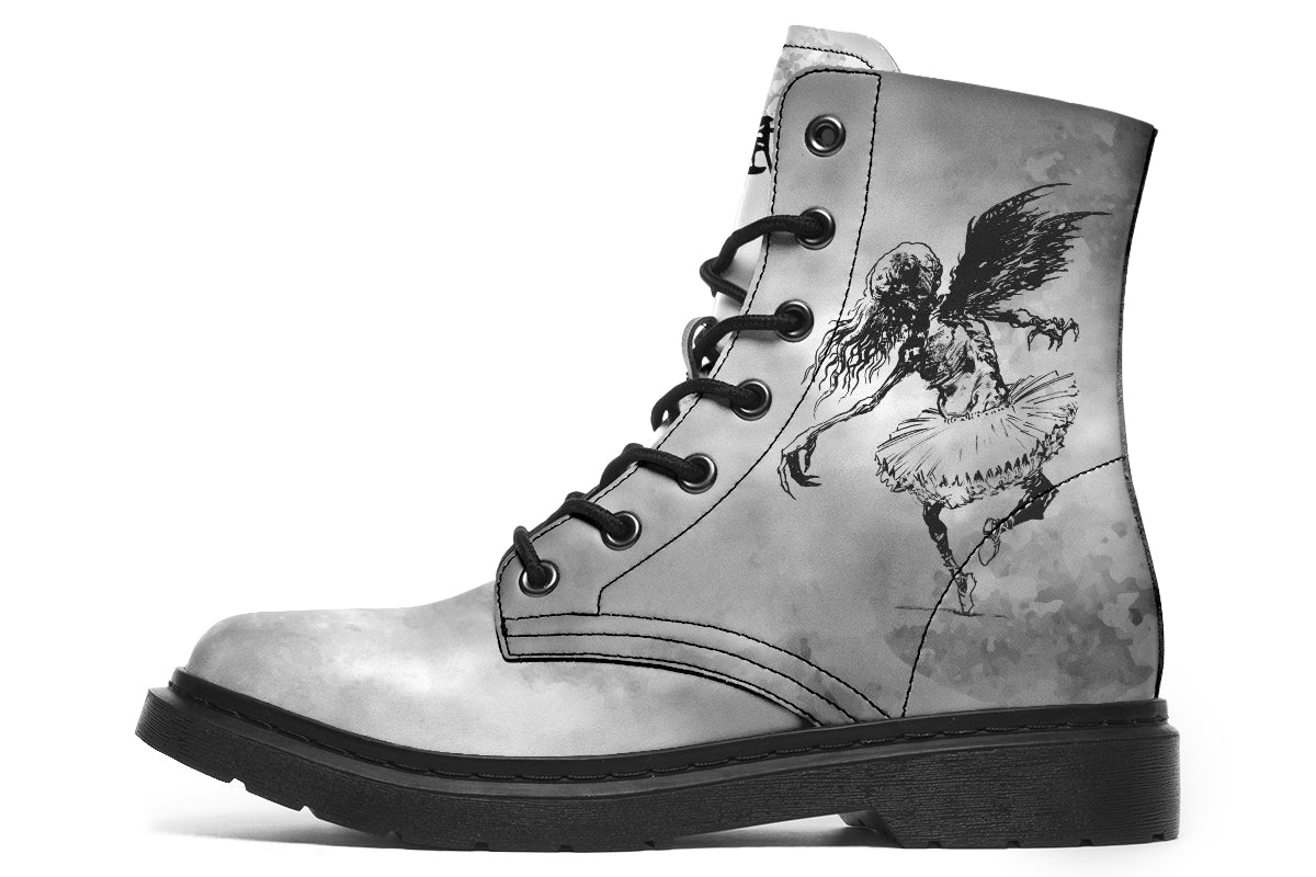 Boots: Tutulu-Kim Diaz Holm