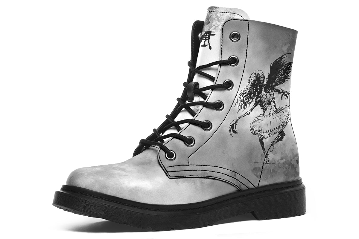 Boots: Tutulu-Kim Diaz Holm
