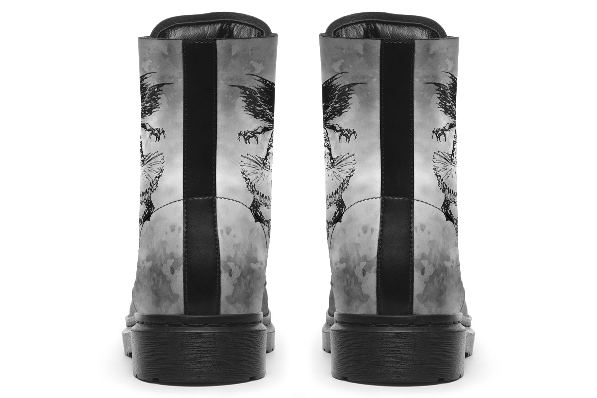 Boots: Tutulu-Kim Diaz Holm