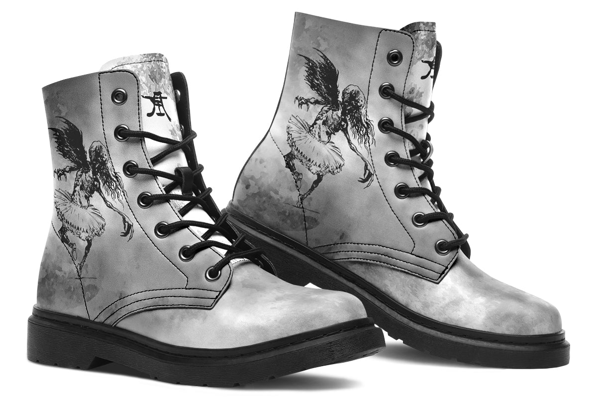 Boots: Tutulu-Kim Diaz Holm