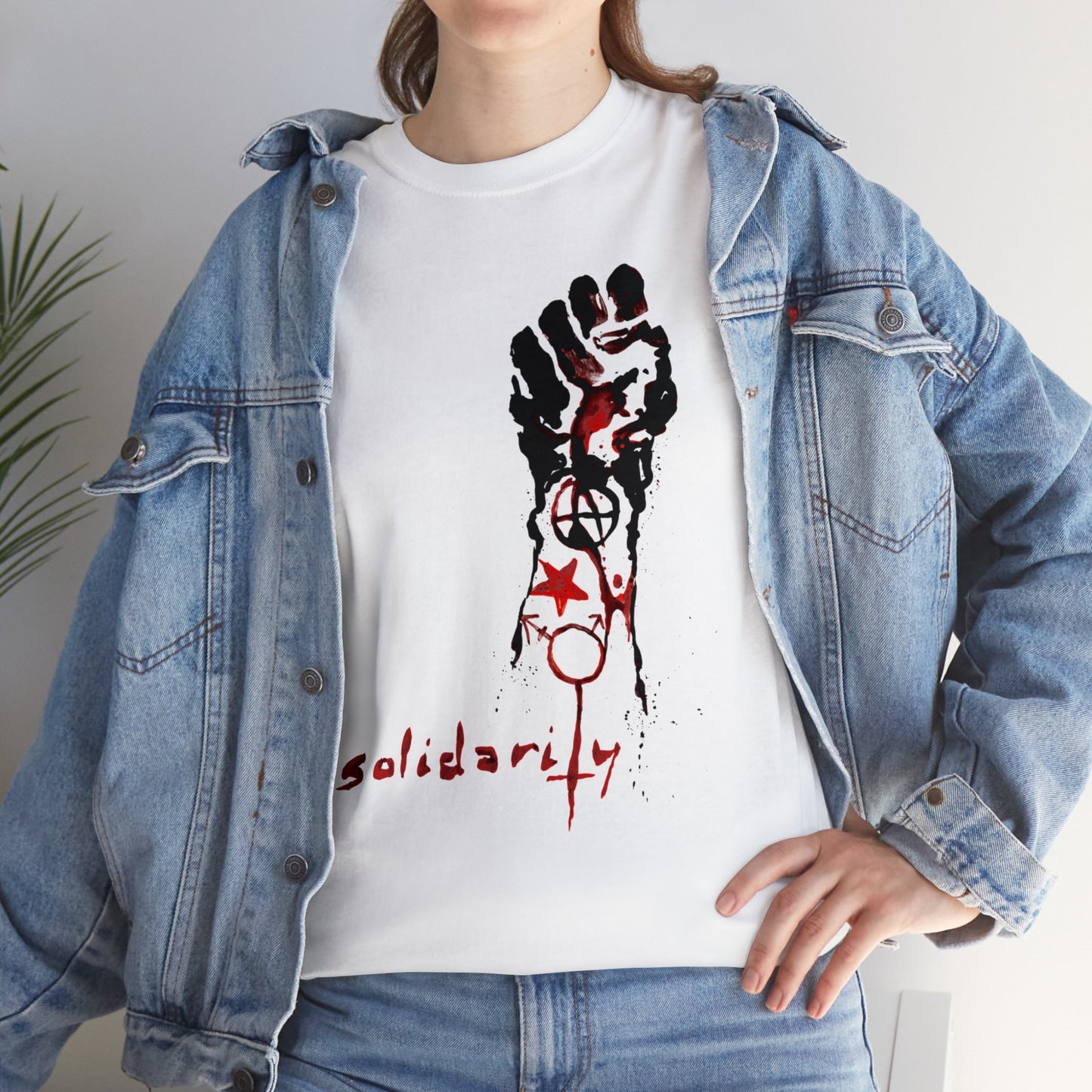 T-shirt: Solidarity-Kim Diaz Holm